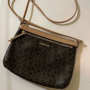 Women bag, color brown. Excellent condition.